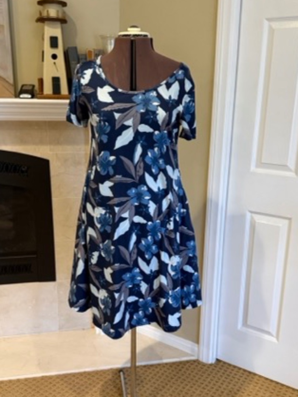 Papillon Blue Floral Fit & Flare Dress Short Sleeve Size S